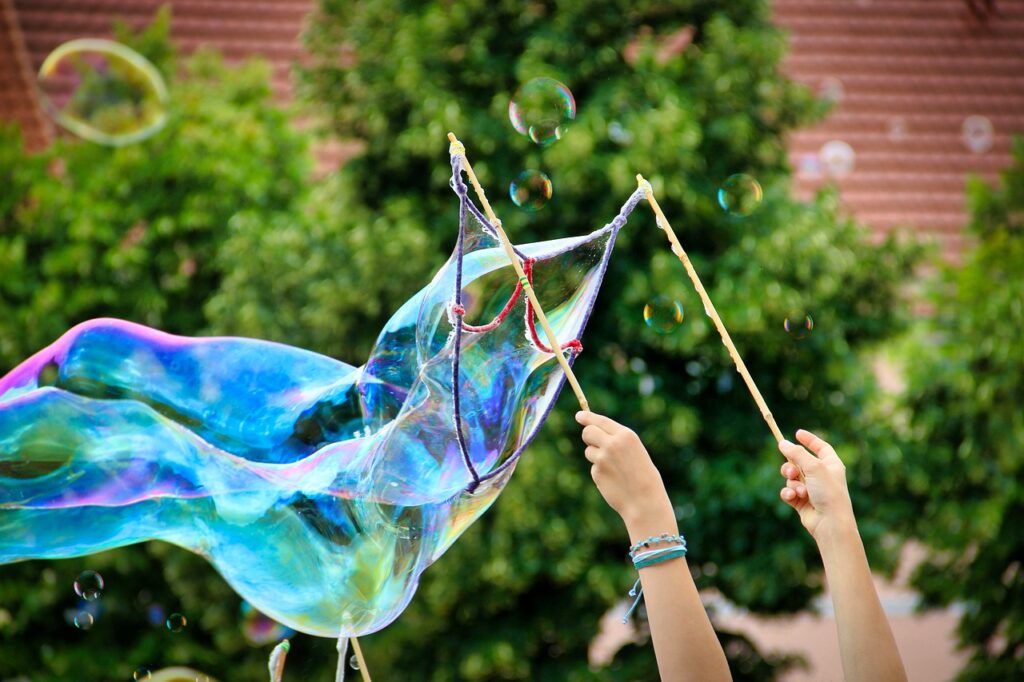 Giant bubbles