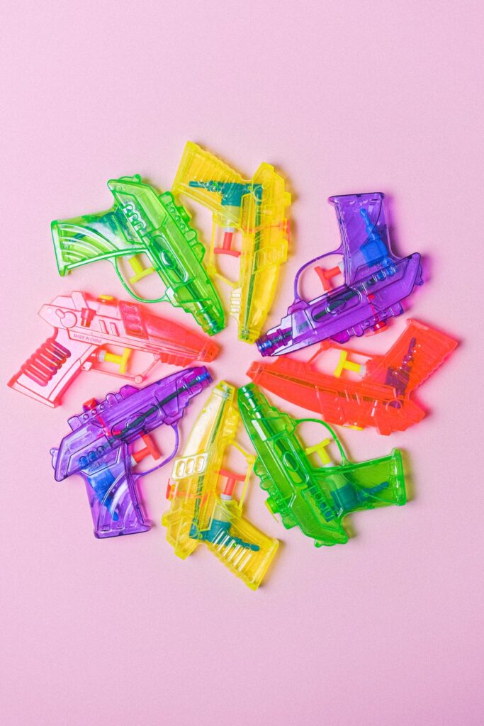 Water pistols making a wreath