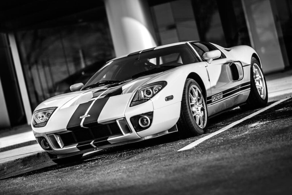 Racing car