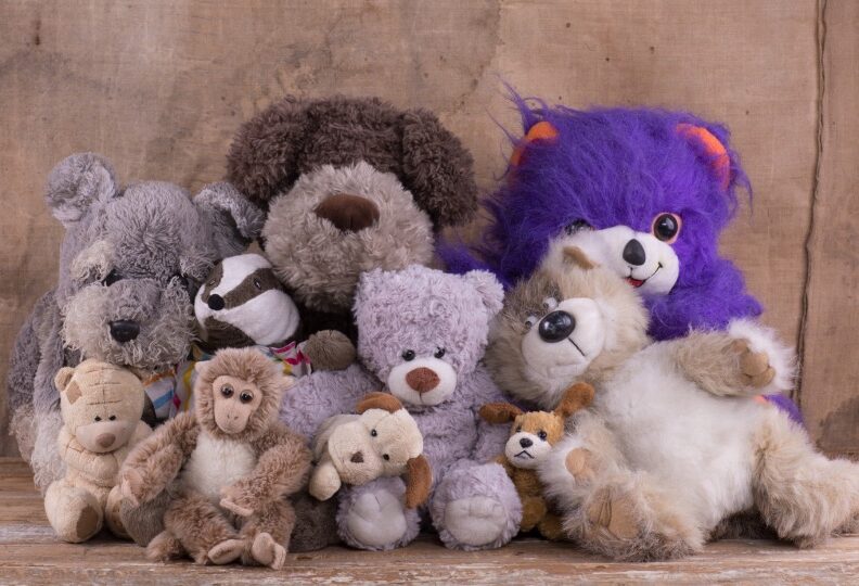 Large bundle of teddy bears - Etiquette for gifting preloved presents