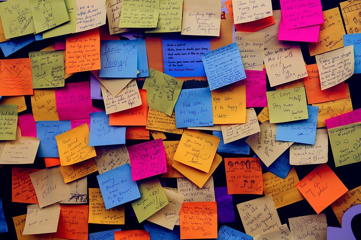 Coloured post it notes