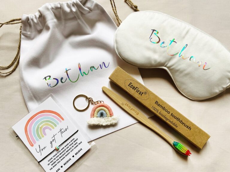 Personalised party bag with eye mask and toothbrush - Cocoa and marmalade - Sleepover birthday parties for kids