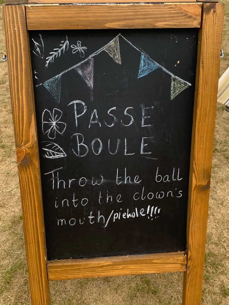 Passe boule - Carnival style party games